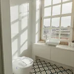 Apartment Deluxe By Hosty